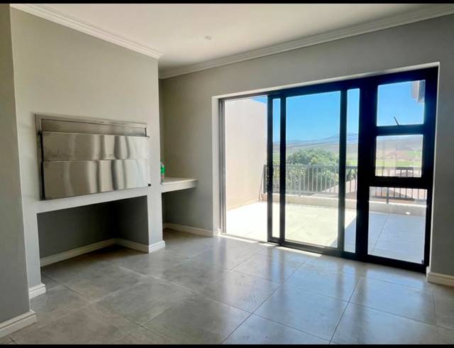 3 BEDROOM TOWNHOUSE FOR SALE IN FRAAIUITSIG